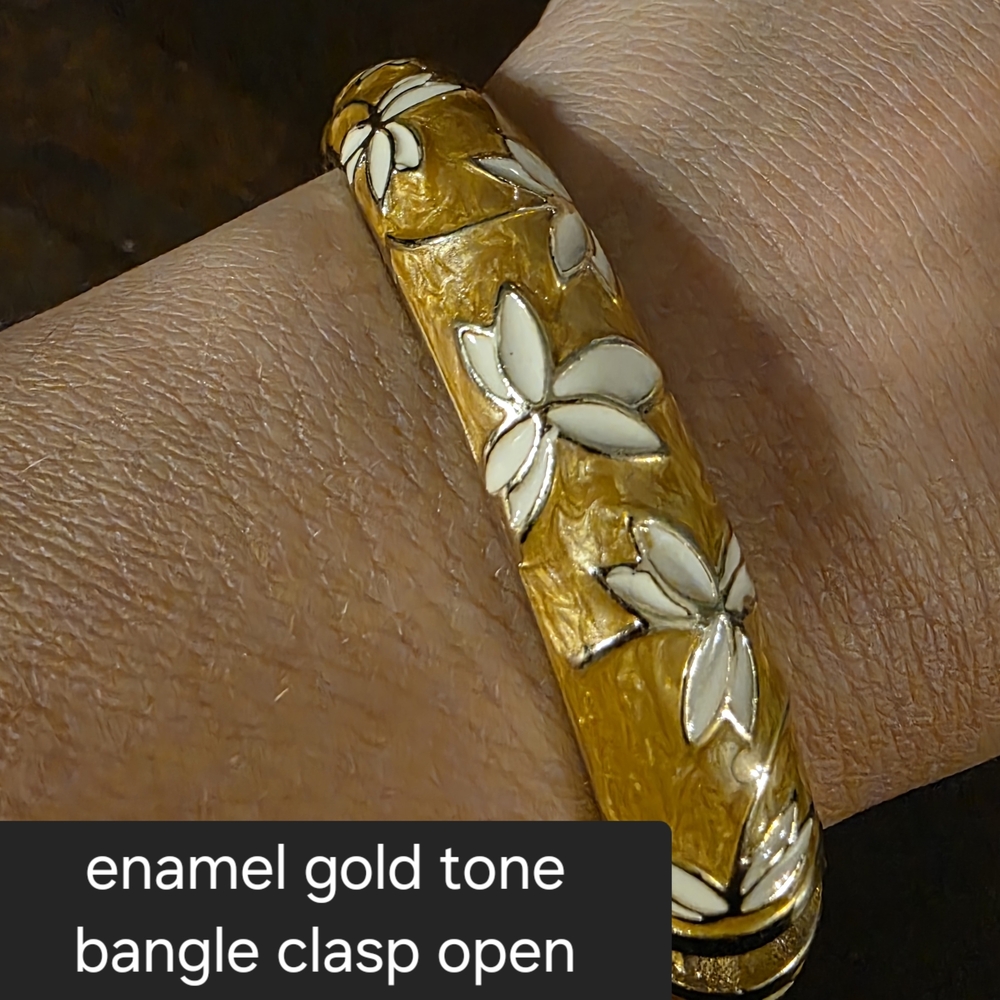 Gold Tone  Enamel Floral Bangle Bracelet